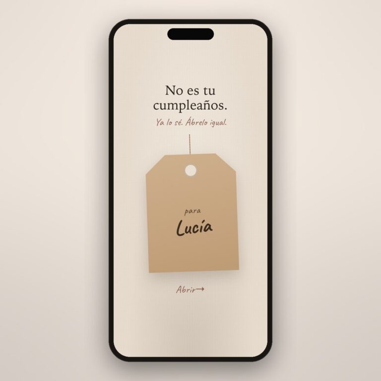 Carta para tu novio en el móvil: la etiqueta con su nombre escrita a mano que abre el regalo